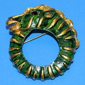 Vintage RICHELIEU Horse Head Brooch Pin Red Eye Green Enamel Gold Tone RARE